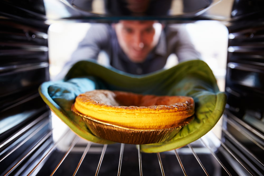 How to Clean Your Oven in 6 Simple Steps