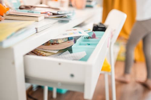 how clutter & decluttering affect house cleaning